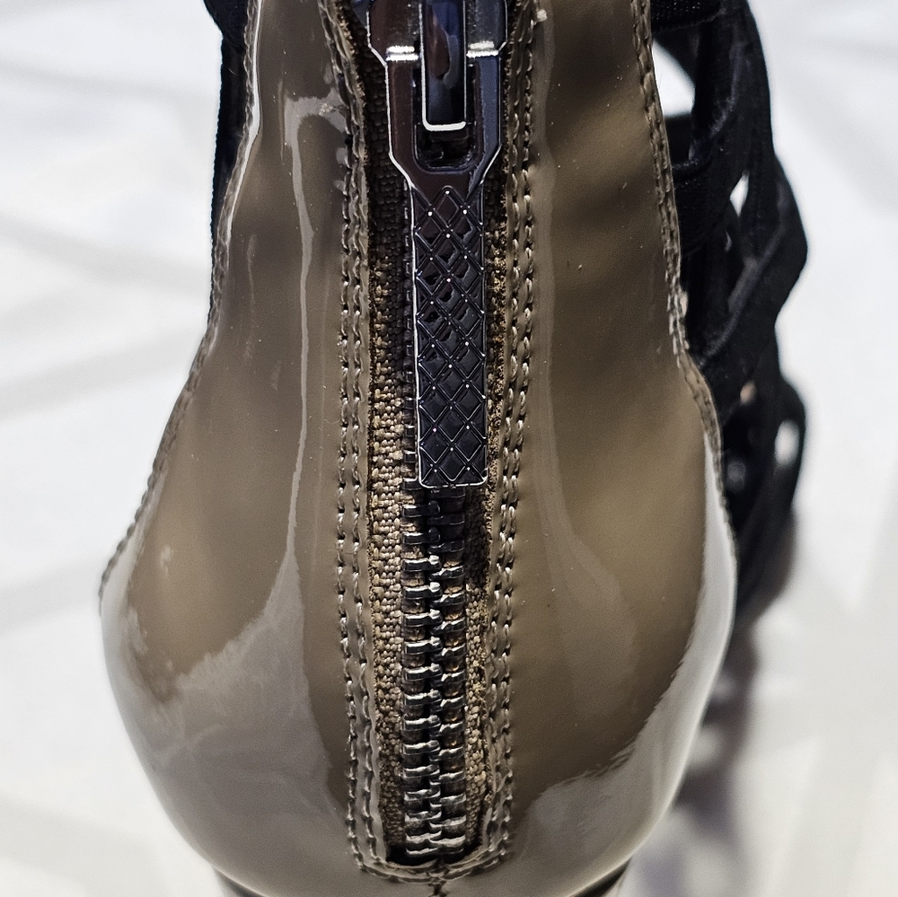 Donald Pliner Dress Sandals - Picture 3 of 7